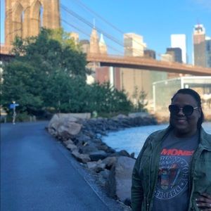 Meet your Posher, Naima